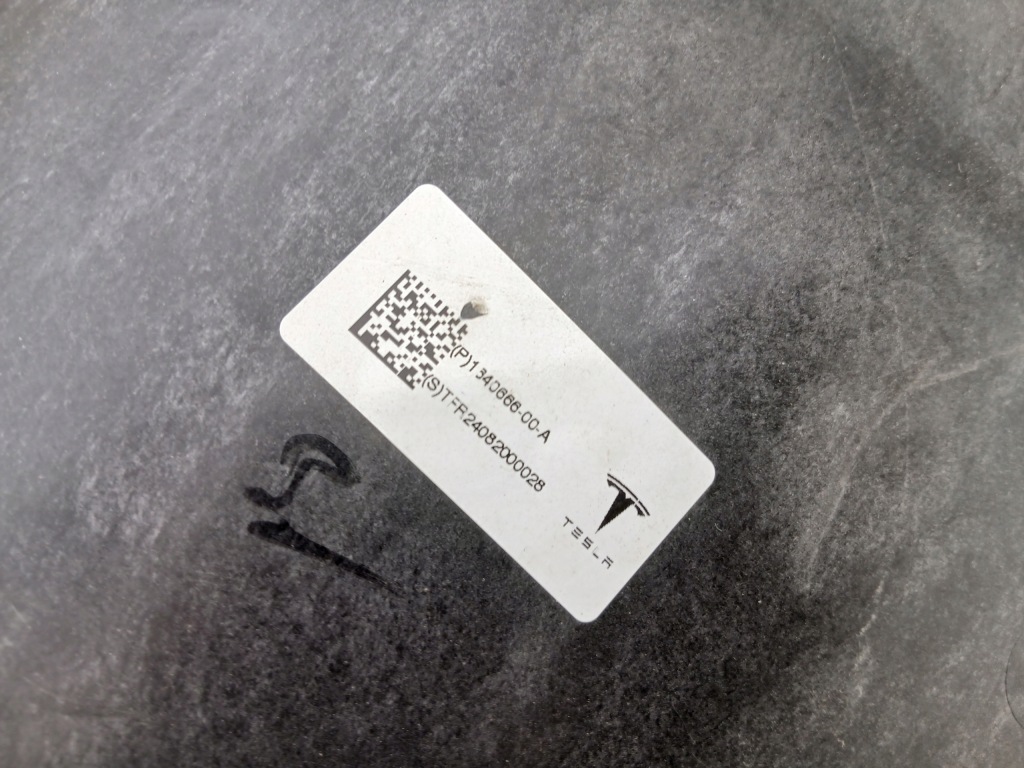 Tesla model y 2020- повітропровід впуск повітря жалюзі 1640666-00-a в Україні