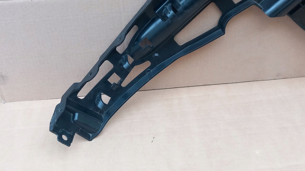 фото №16, Mercedes c w206 направляющая кронштейн бампера задняя правый bydgoszcz a2068850801