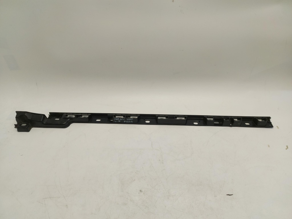 Купить Porsche macan 2 рестайлинг  кронштейн порог левый  перед 95bb853557