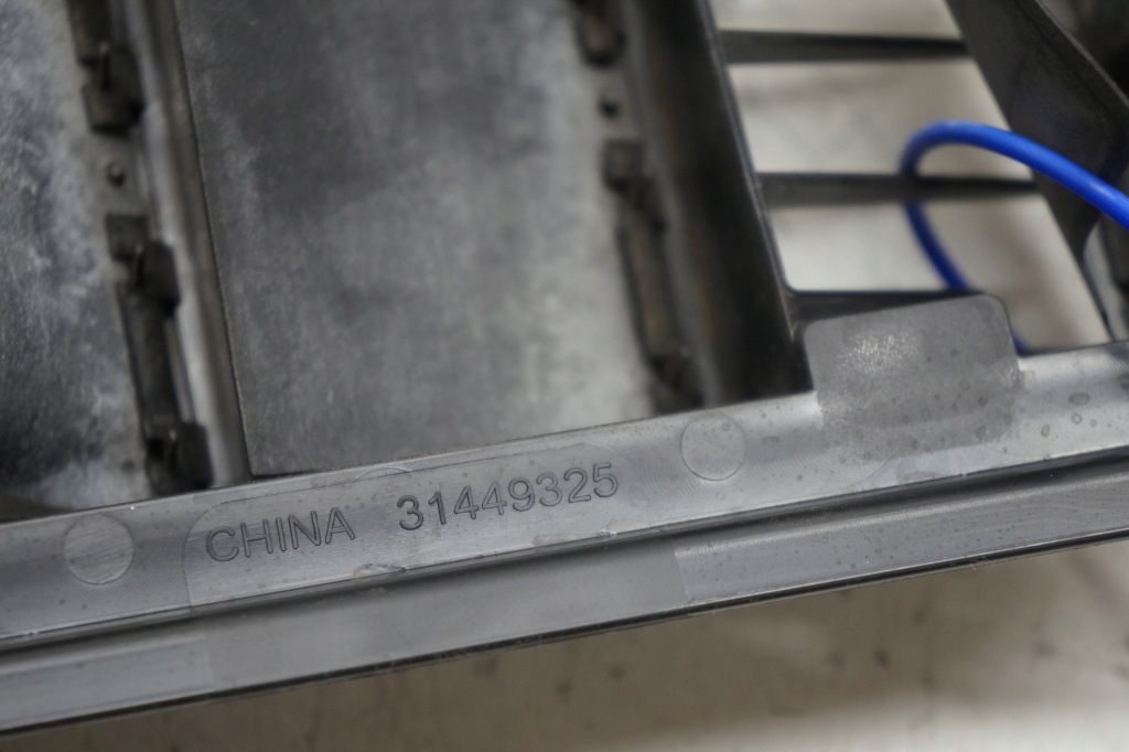 Volvo xc60 2 решётка вентиляционная багажника задняя задняя 31449325 в Украине