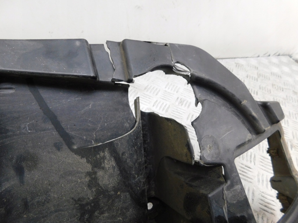 Напрямна бампера лівий правий задній 7239883 7239884 - bmw x3 f25 10-14 Недорого