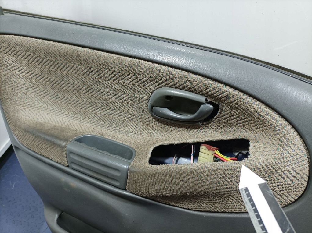 фото №15, Suzuki grand vitara i 98- двері перед передні ліва y29