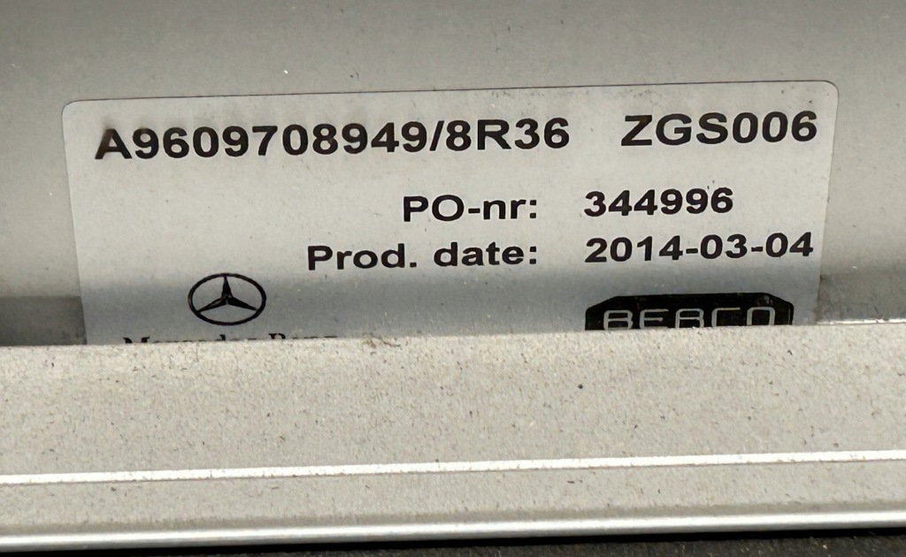 Ліжко нижні mercedes actros mp4 a9609708949 в Україні