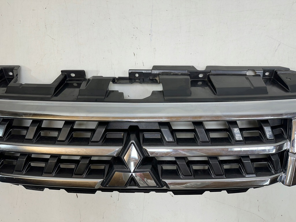 фото №8, Решётка радиатора радиатора mitsubishi pajero iv liftt полный