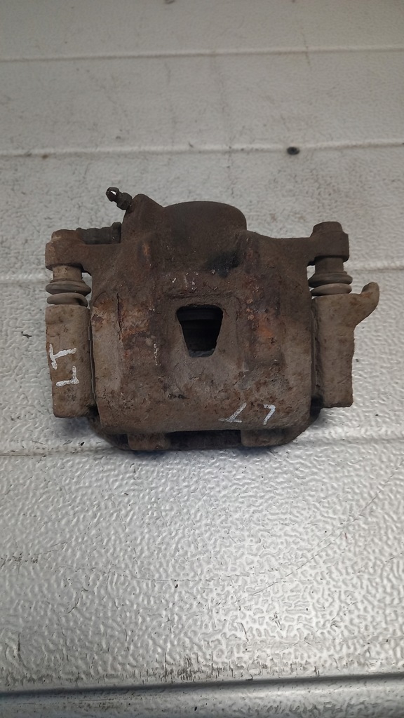 фото №1, Супорт лівий задня toyota previa 01r