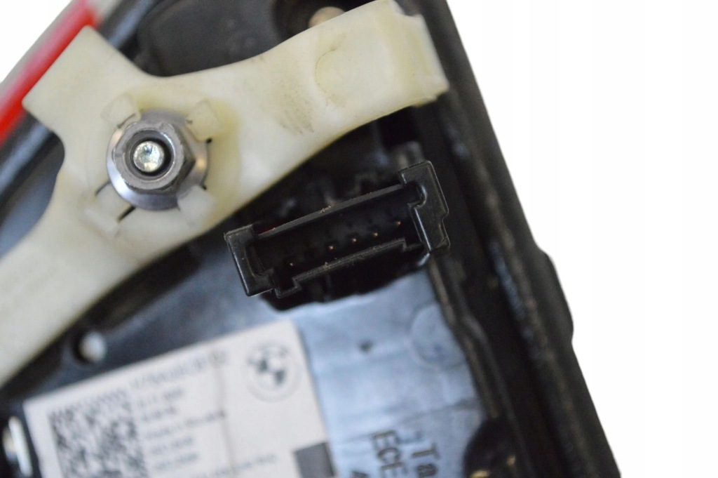 фото №6, Bmw 3 g20 g21 2022 ліва сторона лампи задній кришки багажника