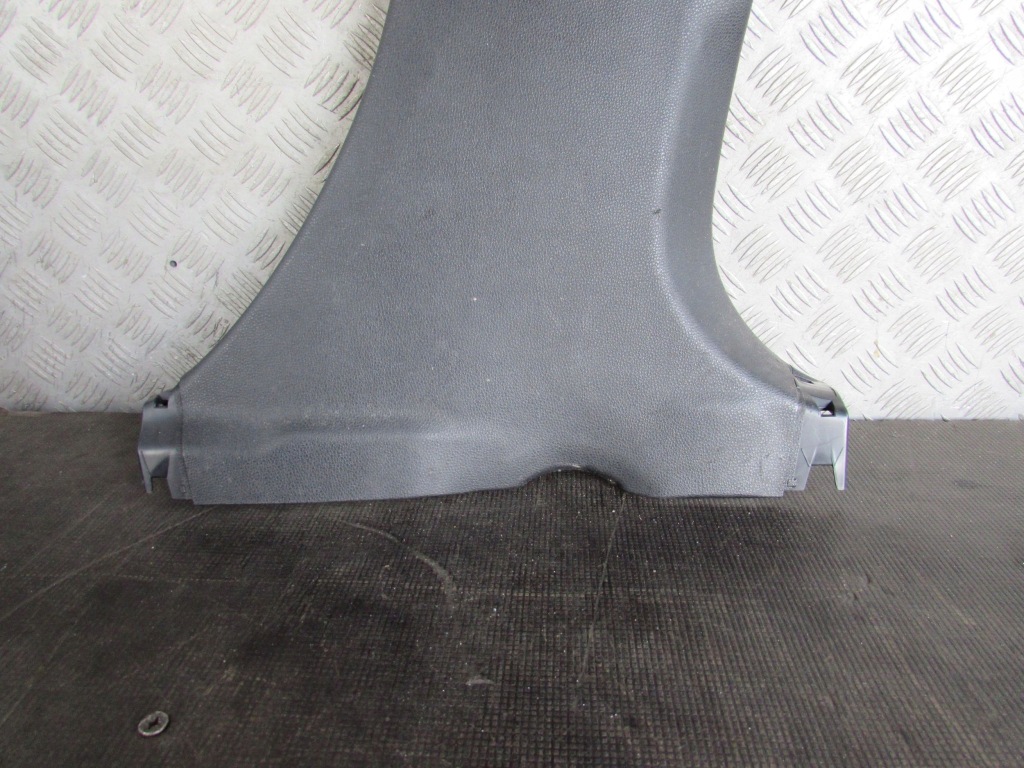 Накладка стойка среднего правый  toyota corolla e21 1.8 b hybrid 19-23 r. Цена