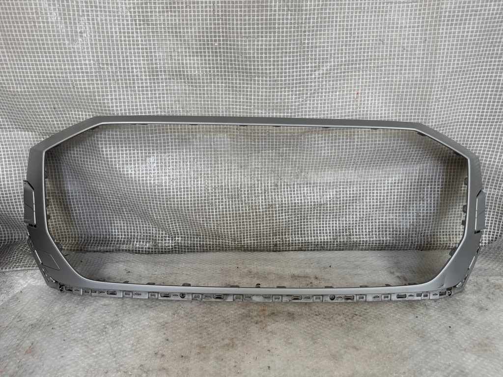 фото №1, Audi q8 решётка радиатора рамка