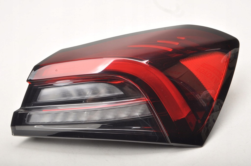 фото №1, Maserati ghibli iii lift лампа права задня правий задня 6701586880