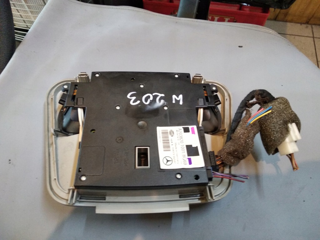 фото №4, Mercedes-benz w203 лампа потолочный a2038201001