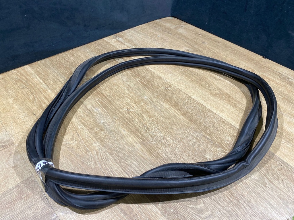 фото №1, Резиновый прокладка крышки багажника k8d241608ad range rover evoque l551