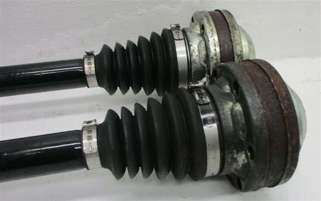 Приводной вал левый задний  audi a6 c7 a7 a8 d4 q5 8r0501203d с Разборки