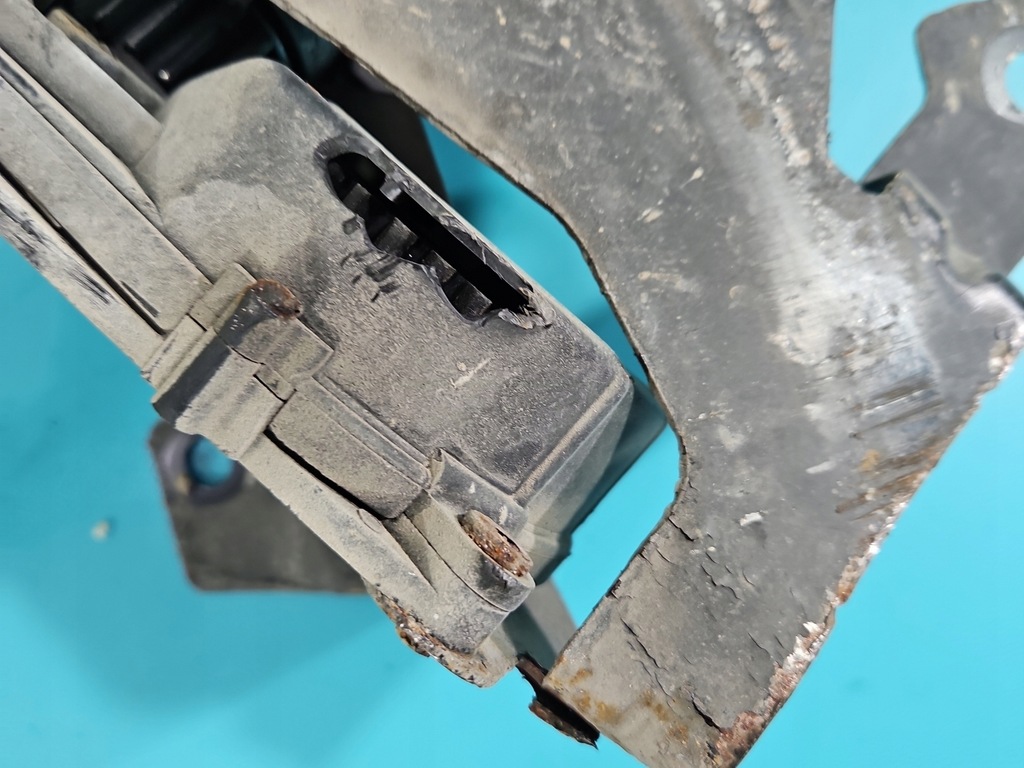 фото №8, Підйомник кронштейн кронштейн колеса запасного fiat doblo 2 ii 2010- opel combo d