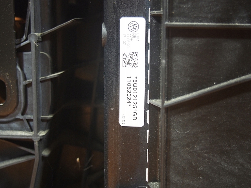 Audi q2 81a 32km 30 tfsi ремінь передній радіатор балка вентилятори 81a805594a Оригінал