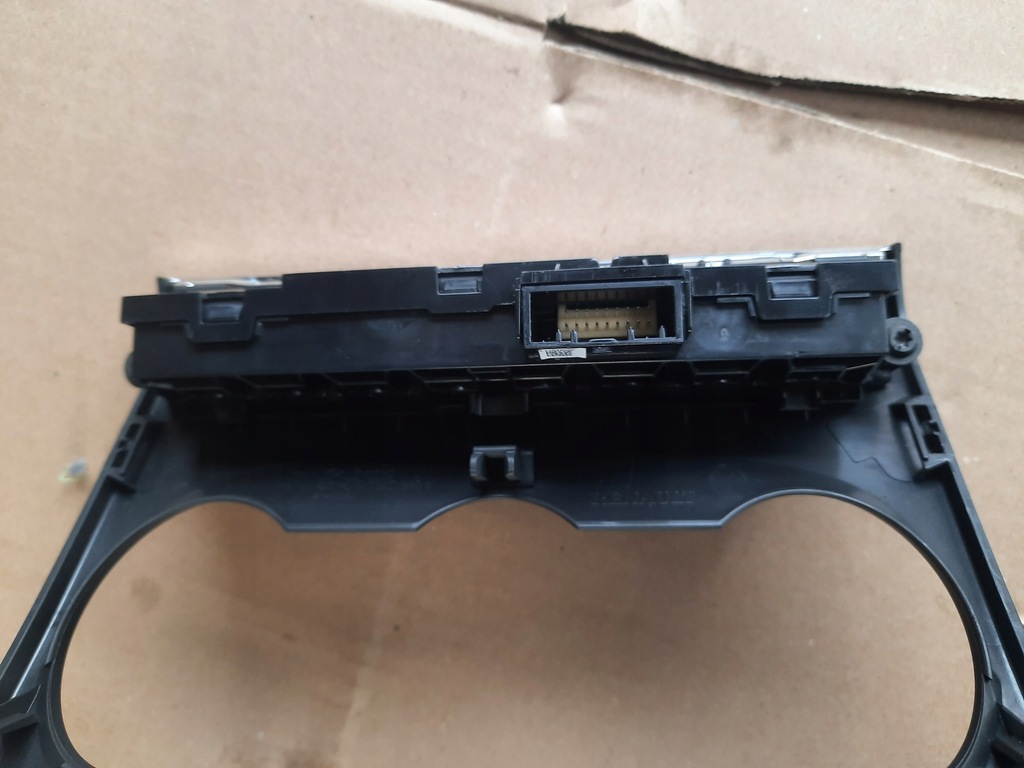 фото №6, Renault captur ii 1.0tce панель выключатель рамка