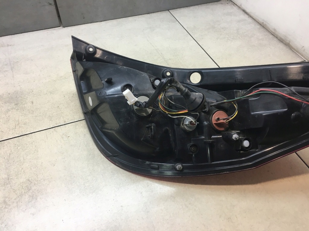 фото №8, Лампа левый задняя hyundai i30 i hb 92401-2r0