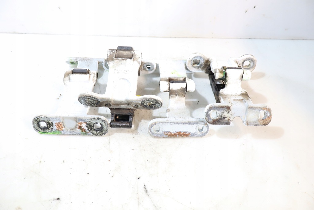 фото №1, Петли дверь багажника ford transit courier