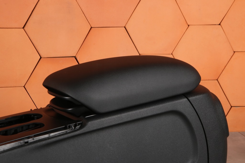 Mini clubman f54 туннель средний подлокотник + зарядное устройство беспроводная с Разборки