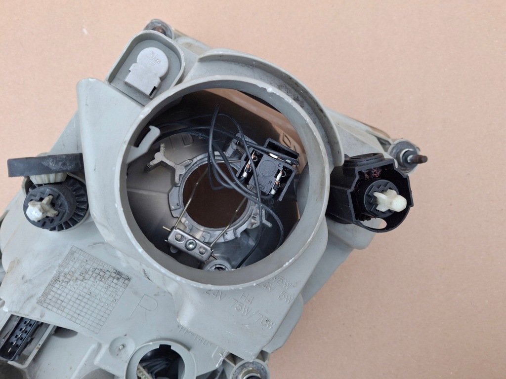 фото №8, Volvo fe fl фара правий лампа права 20818775 89204201