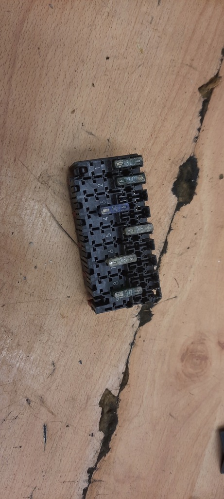 фото №1, Коробка запобіжників mercedes w210