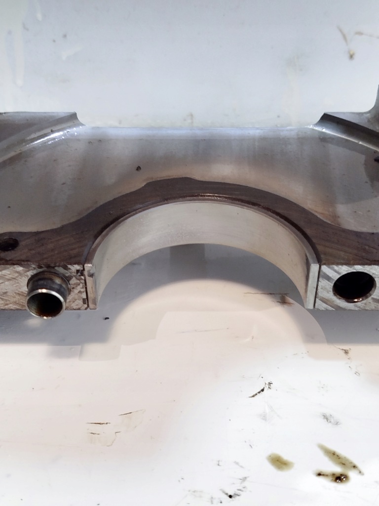 Полублок двигателя держатель вала коленчатого audi a7 c7 3.0 tfsi 06e103032ap в Украине