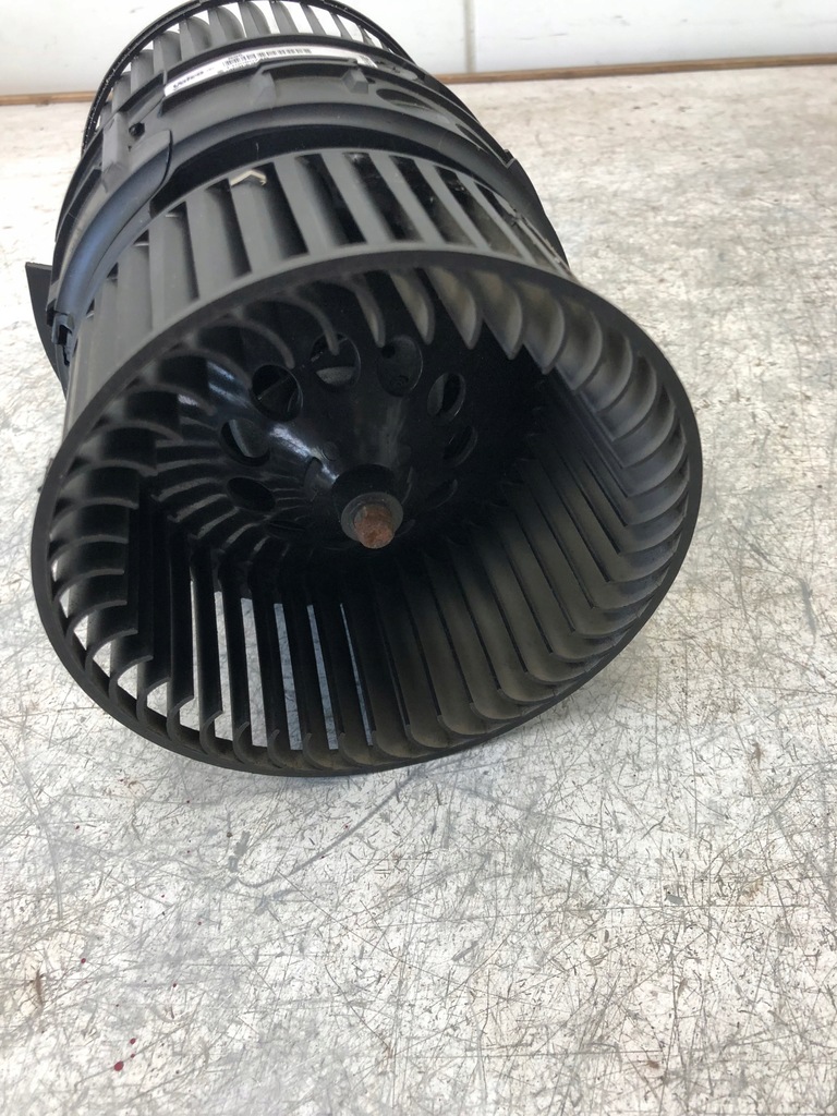 фото №4, Воздуходувка вентилятор renault megane iii t1009074b