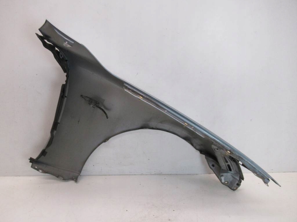 Крыло  перед левое  lexus is 2 седан англичанин  05-13 Недорого
