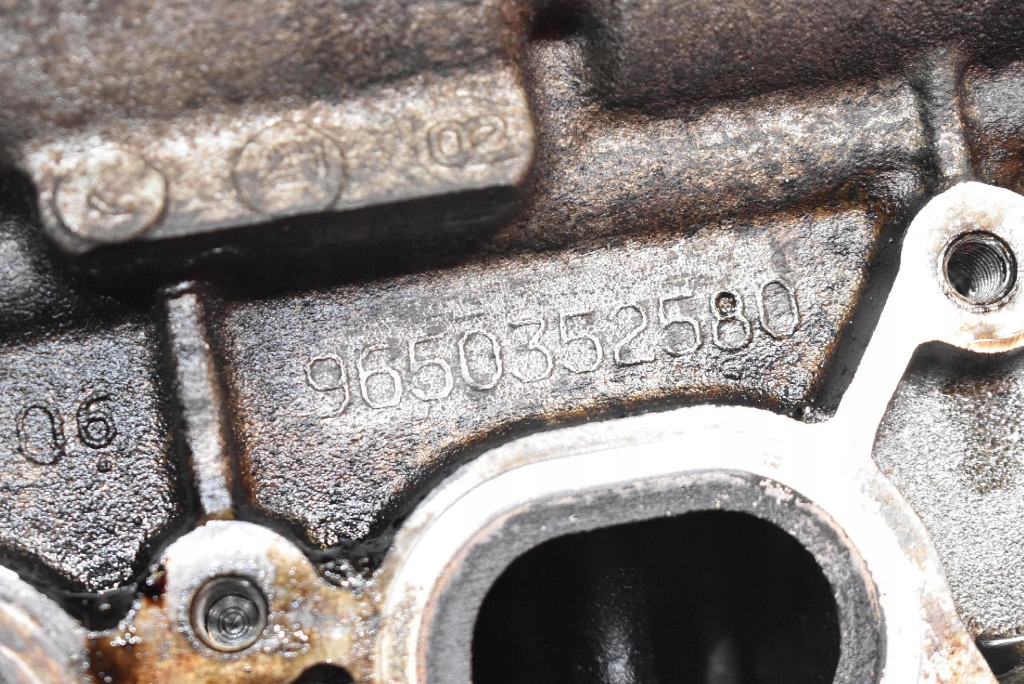 фото №14, Головка двигателя 9650352580 citroen c5 1 i 2.0 16v 140 km 04-08