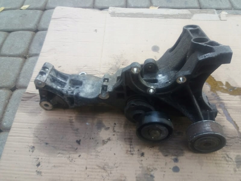 Купити Audi a6 c6 2.0 tdi кронштейн тримач  генератора