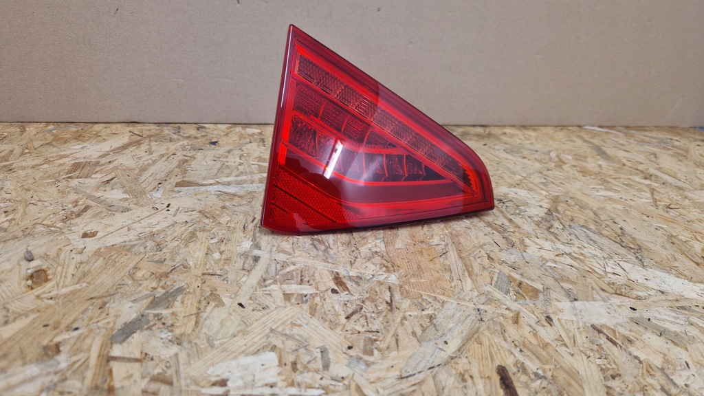 фото №1, Audi a5 8t лампа левая задняя крышки 8t0945093c