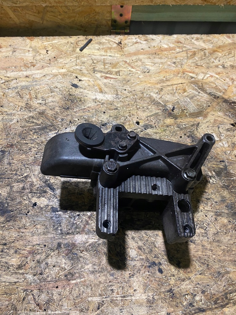 фото №1, Кронштейн двигуна master ii 2.2 dci 8200063118