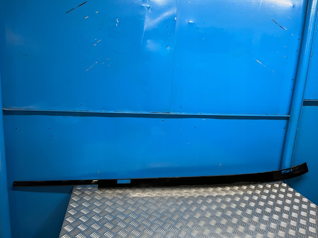 фото №1, Mercedes w212 kombi левая молдинг кровельная панорама