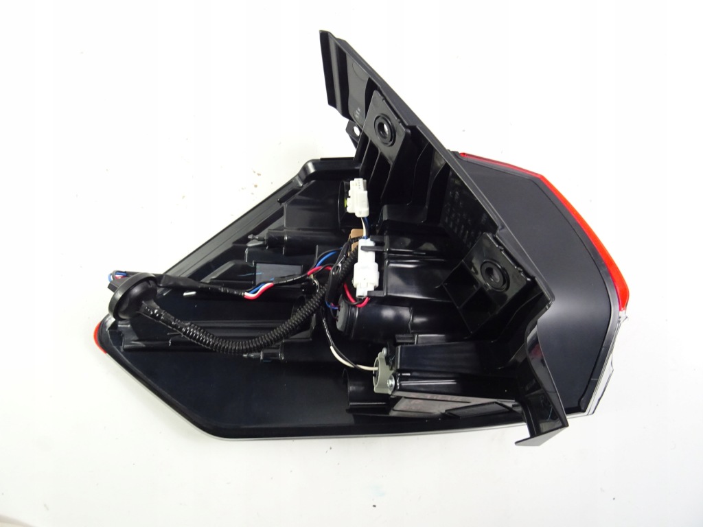 фото №11, Nissan x-trail t32 lift лампа задняя правая оригинал 26550-6fp0a