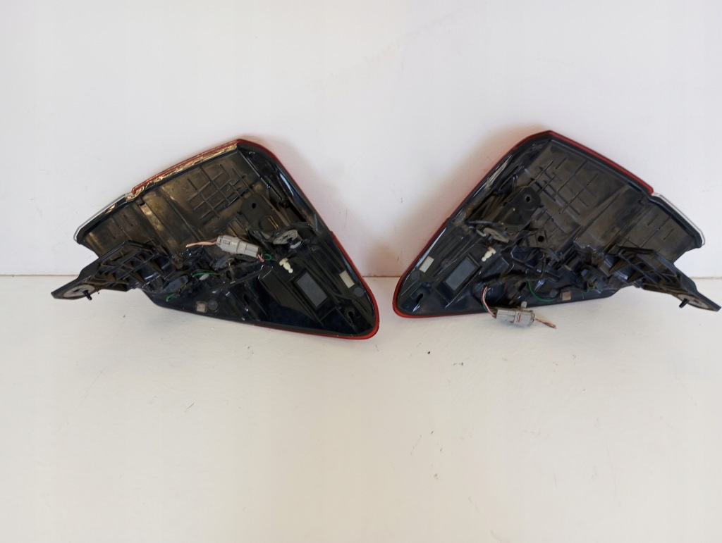 Купить Фара левая правая задняя задняя subaru forester v 22r 84201-sj010 84201-sj000