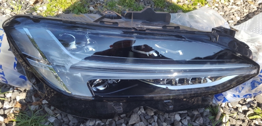 фото №1, 31655938 лампа volvo v90 s90