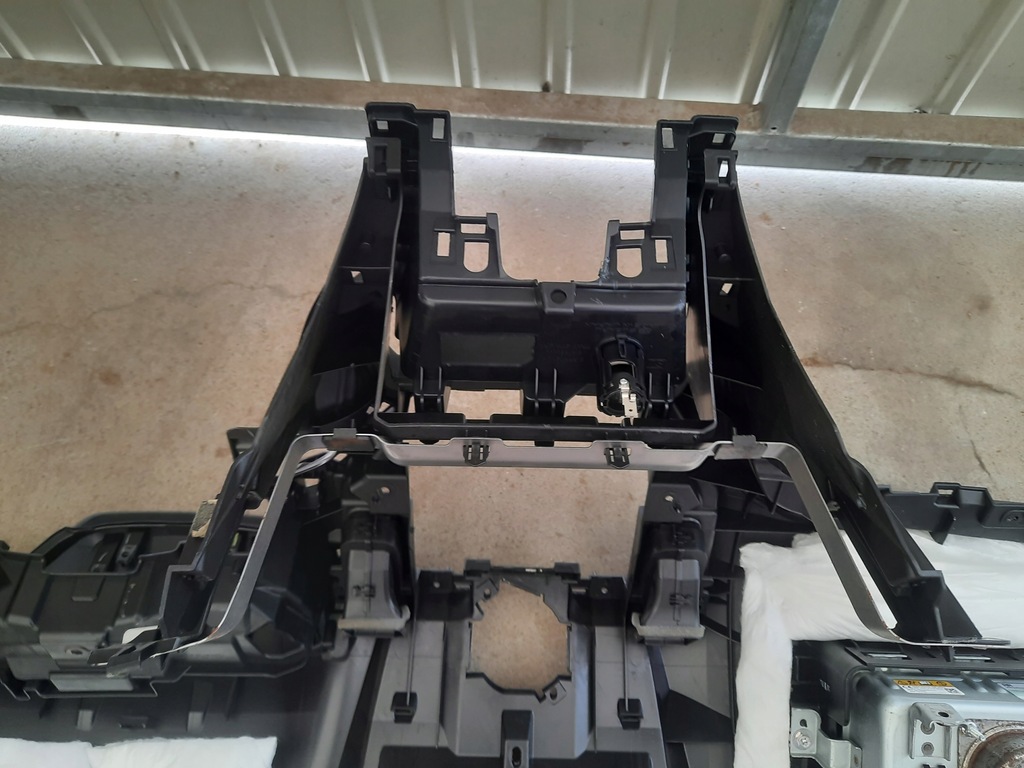 фото №12, Subaru forester v 19- приборная панель приборная подушка безопасности 66273sj000 usa