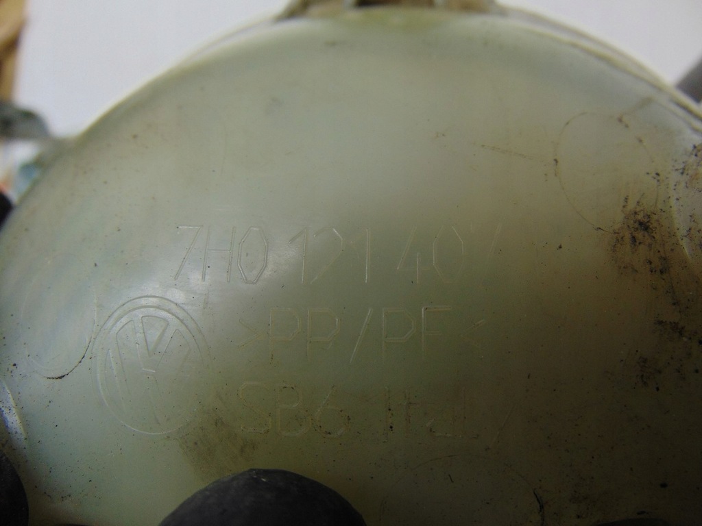 фото №8, Бак расширительный жидкость vw transporter t5 1.9 tdi 7h0121407