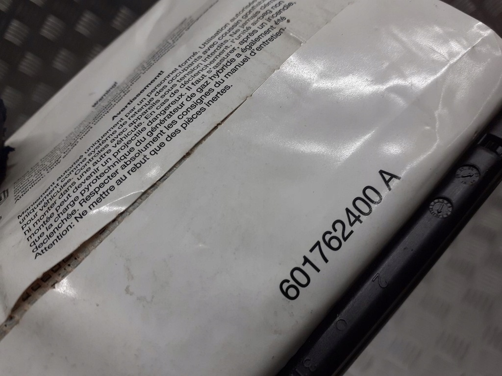 фото №6, Подушка подушка безпеки пасажира opel zafira b 13111177