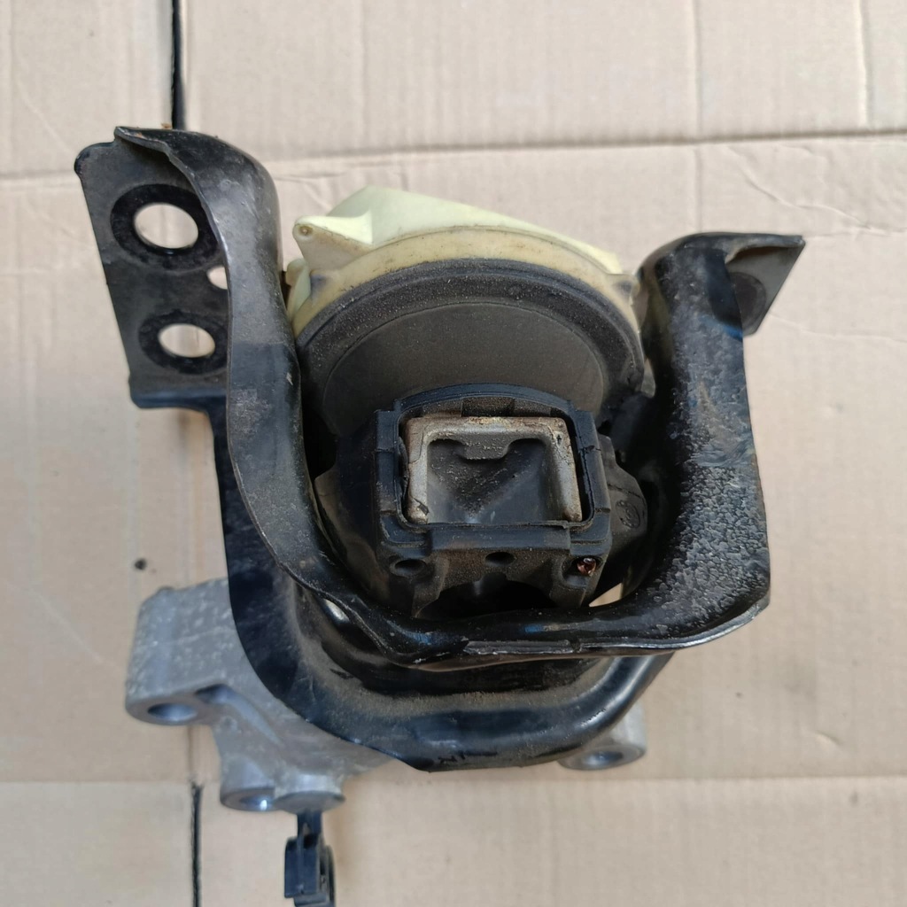 Кронштейн двигуна кронштейн кронштейн renault clio iv 1,2tce 112849985r Ціна