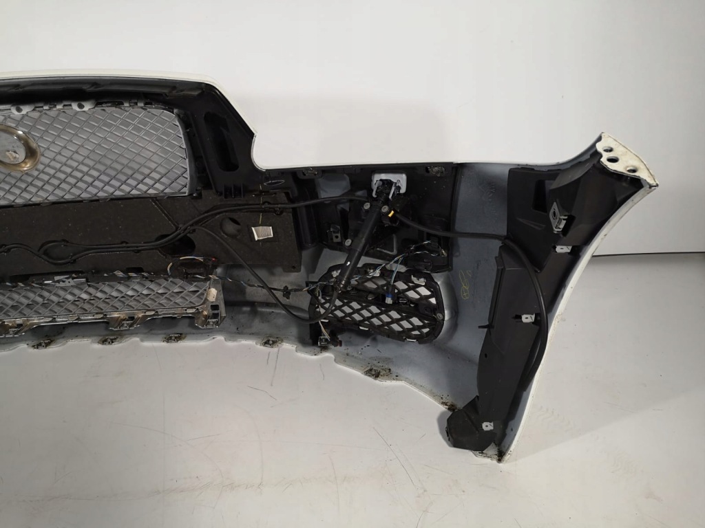 Купити Бампер перед jaguar xj351 przed liftem стандарт