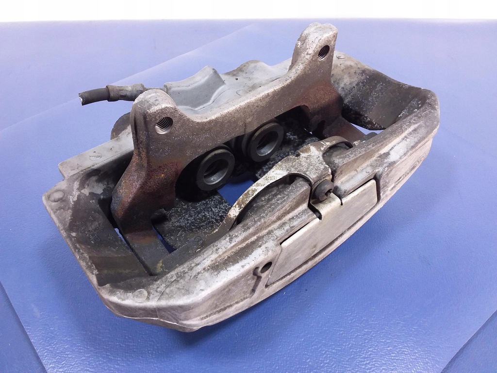 фото №4, Audi a8 d4 3.0 tfsi суппорт перед правый скоба