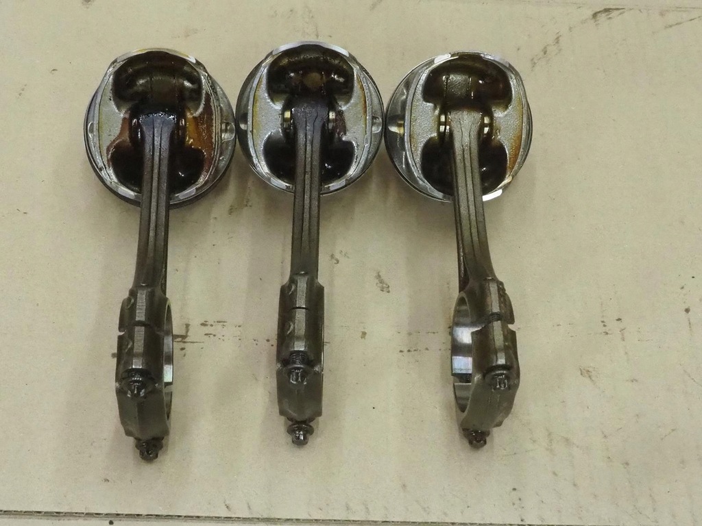 фото №12, Smart fortwo 450 2004r 0,7 t turbo поршень шатун