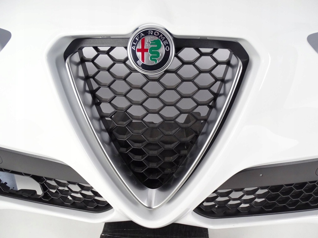 Бампер перед передній alfa romeo stelvio + ліхтарі  правий ліва full led Недорого