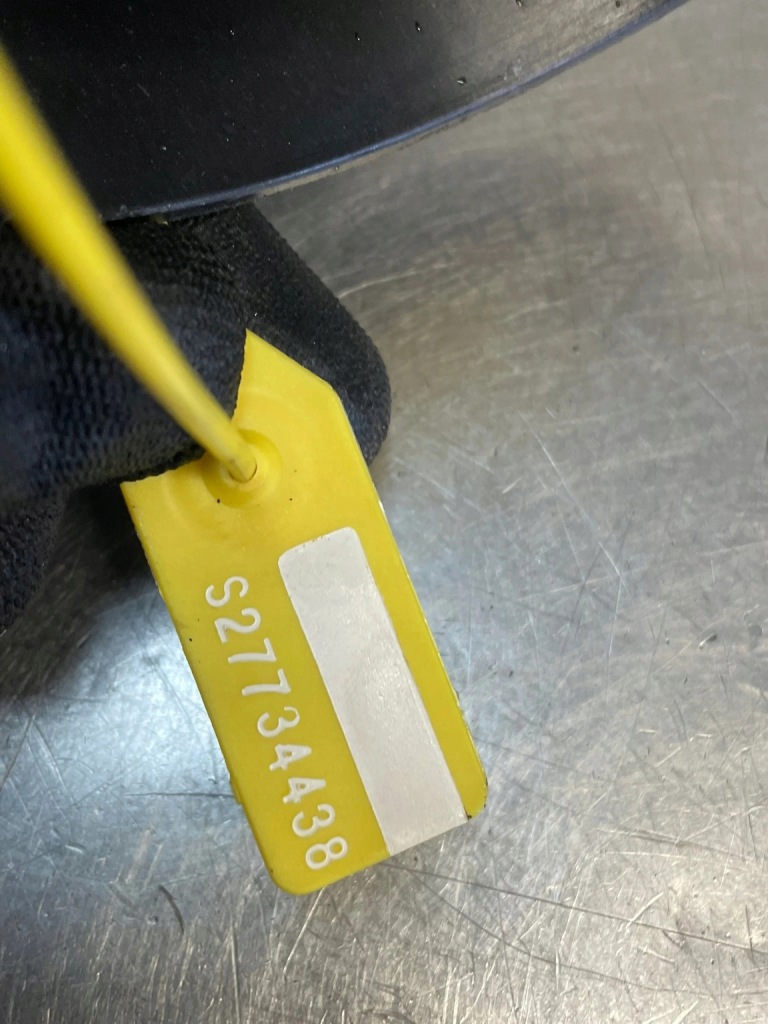 Заливна горловина кришка оливи патрубок master trafic 8200795333 152596817r Недорого