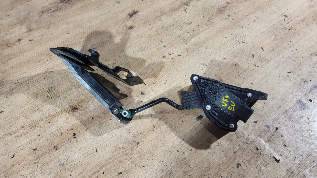 фото №9, Педаль газу потенціометр honda civic viii 8 ufo hb 5d 1,8 europa