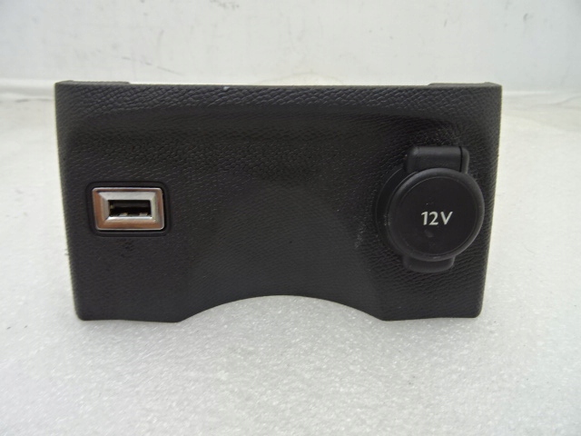 фото №1, Citroen ds3 crossback защита заглушка разъём usb 12v 9822293280