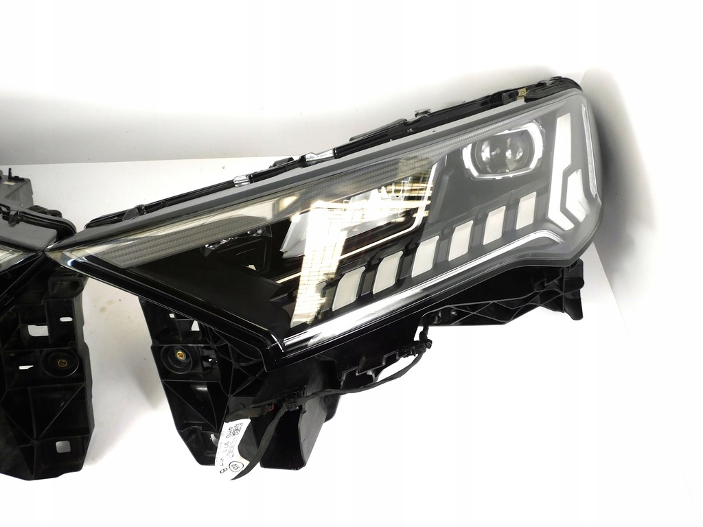 фото №9, Audi q7 4m lift лампа правая левая matrix 4m0941040c 4m0941039c