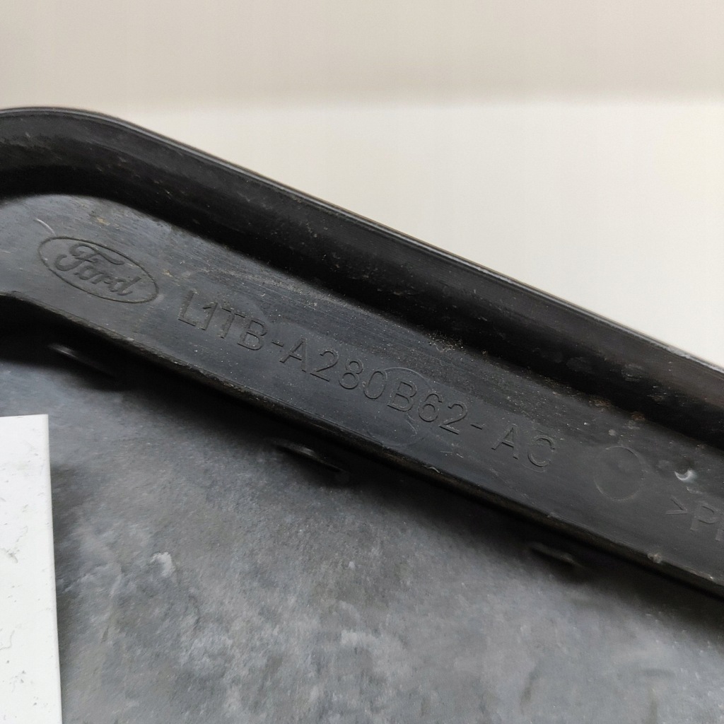 Ford kuga iii 2024 решётка вентиляционная pod бампером задним Недорого