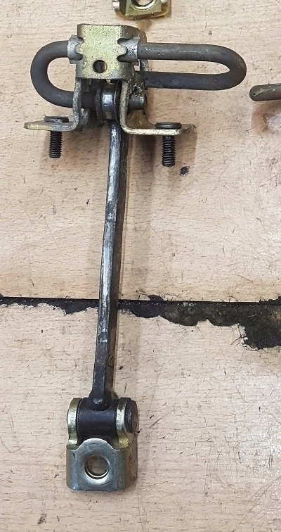 фото №1, Ограничитель дверь перед volvo s80