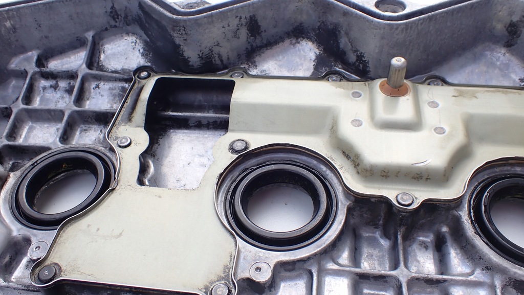 фото №10, Nissan x-trail 2.2 dci t30 кришка клапанів кришка